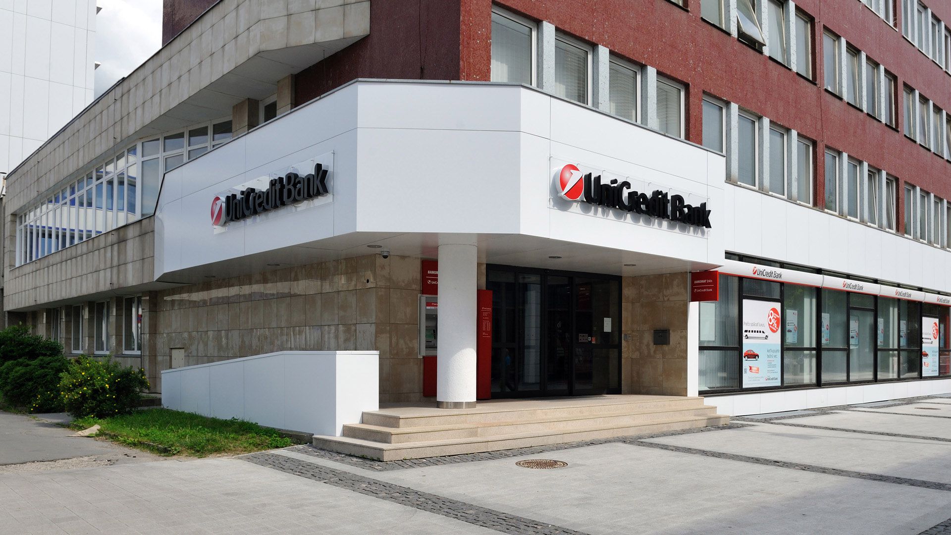 Návrh dizajnu pobočky banky Unicredit BANK